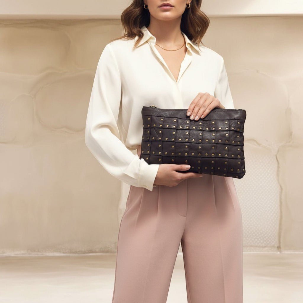Borsa a tracolla donna in vera pelle borchiata piatta - Pito’s|Bag