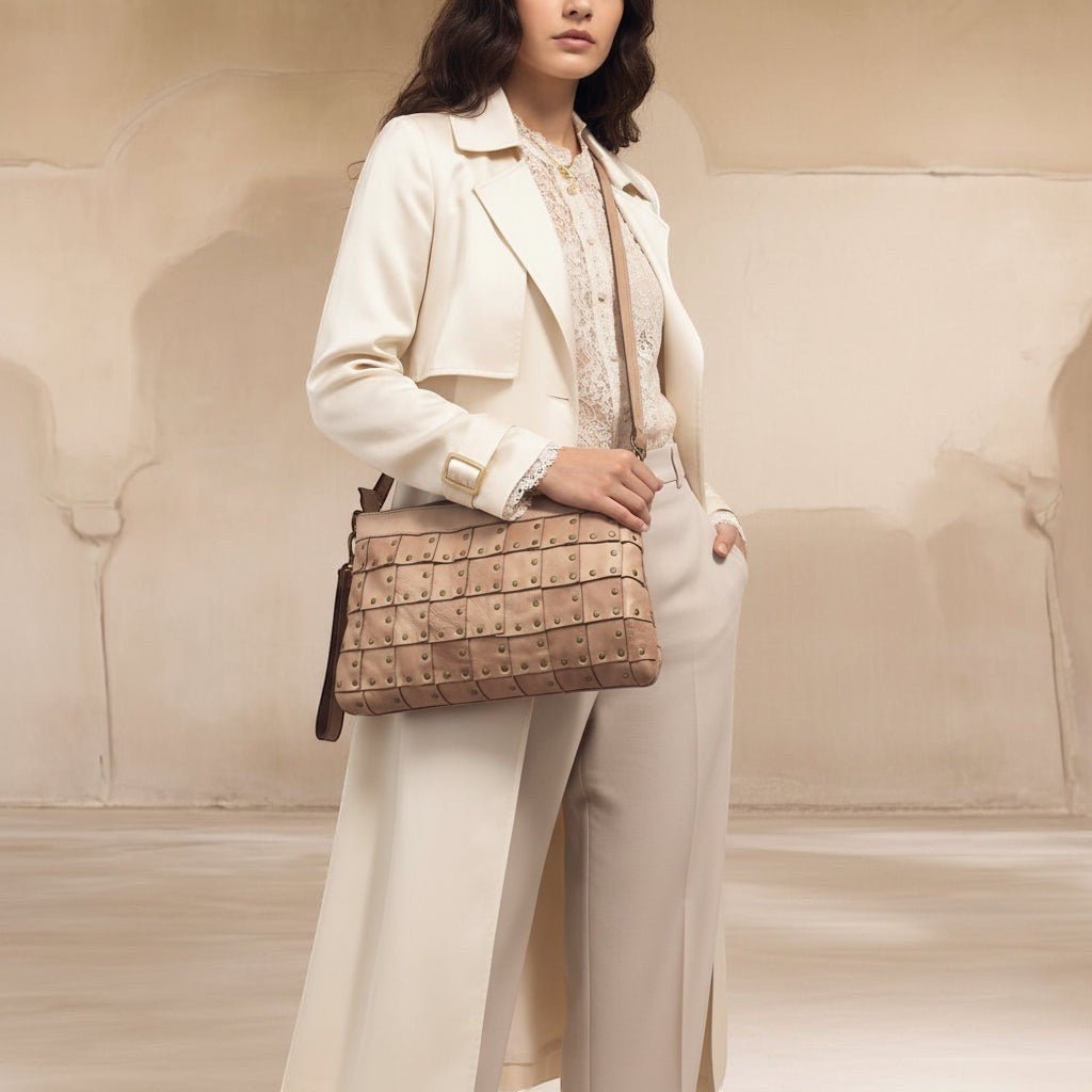 Borsa a tracolla donna in vera pelle borchiata piatta - Pito’s|Bag