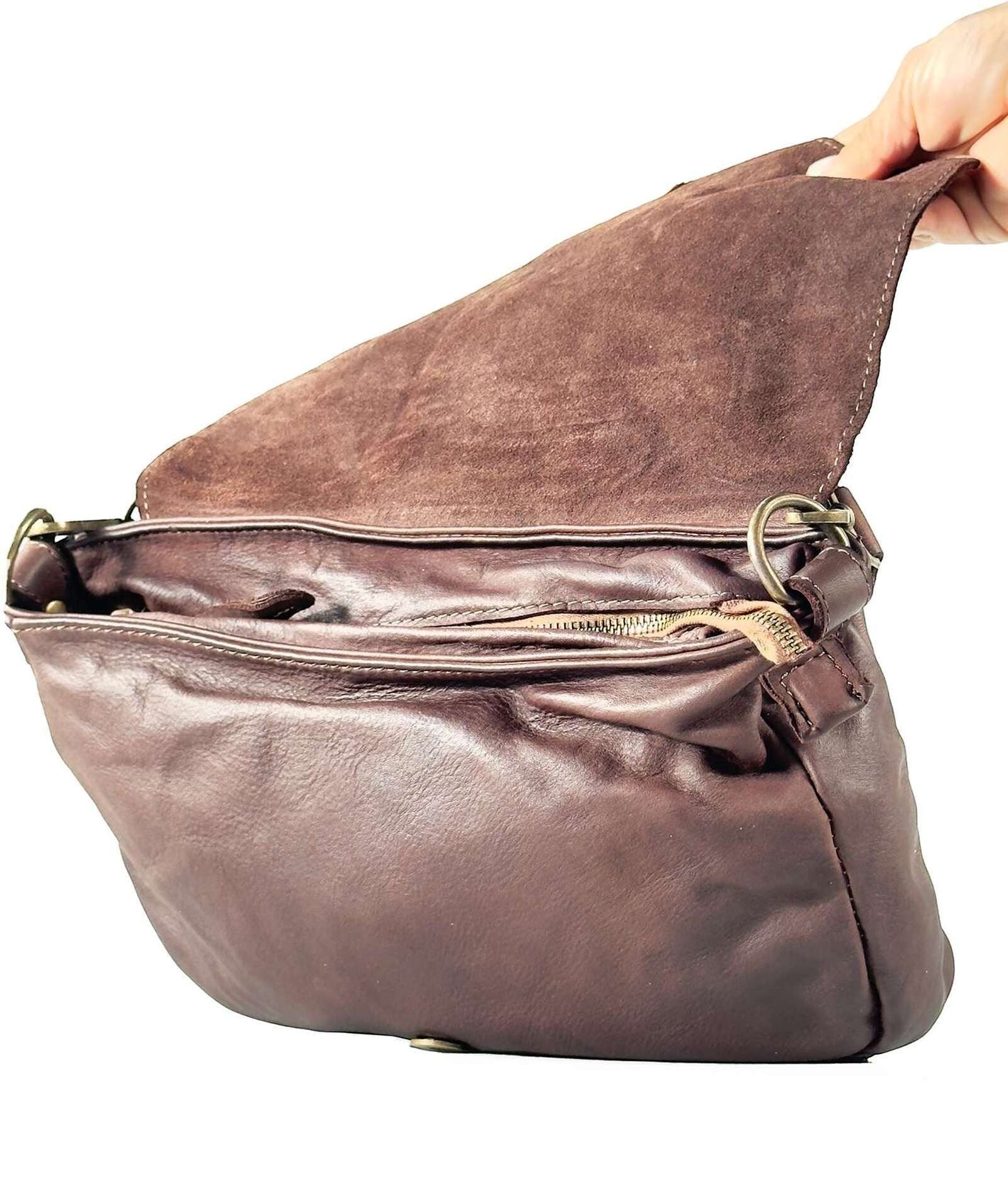 Borsa cartella Pito’s|Bag Snow in vera pelle marrone con patta aperta e dettagli in ottone