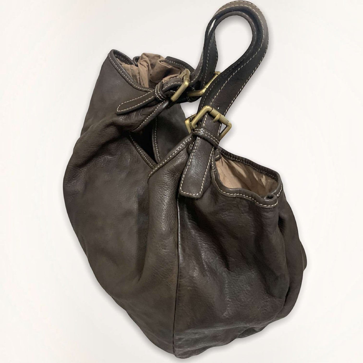 Borsa a sacca Pito’s|Bag Era in morbida pelle di vacchetta marrone tinta in capo con manici regolabili