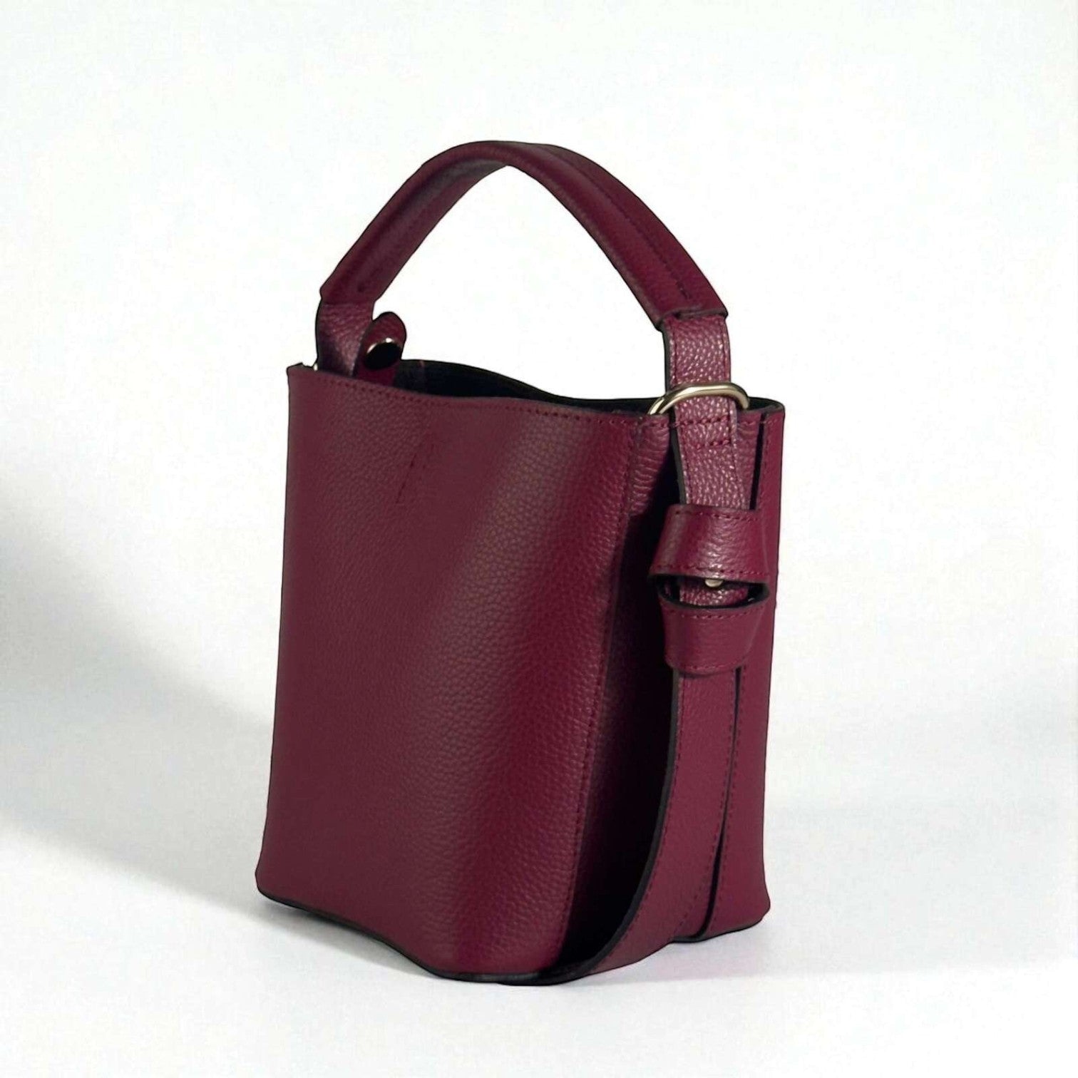 Borsa secchiello Pito’s|Bag in vera pelle bordeaux con tracolla regolabile e design minimal artigianale italiano