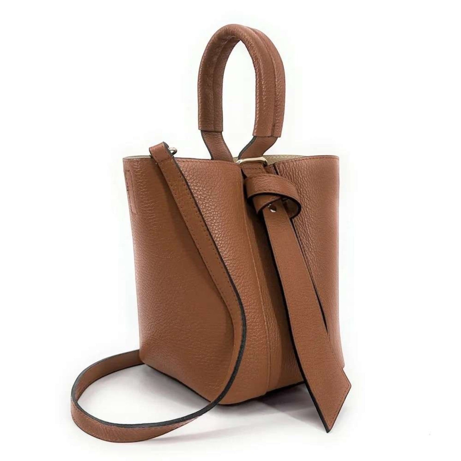 Borsa secchiello Pito’s|Bag in vera pelle color cuoio con tracolla regolabile e design minimal artigianale italiano