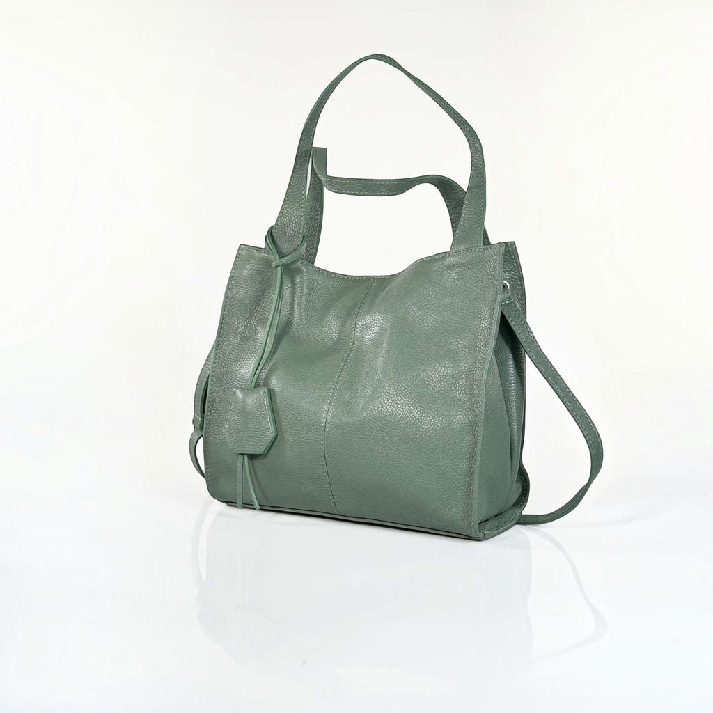 Borsa a spalla Pito’s|Bag in vera pelle martellata verde salvia con manici e tracolla regolabile