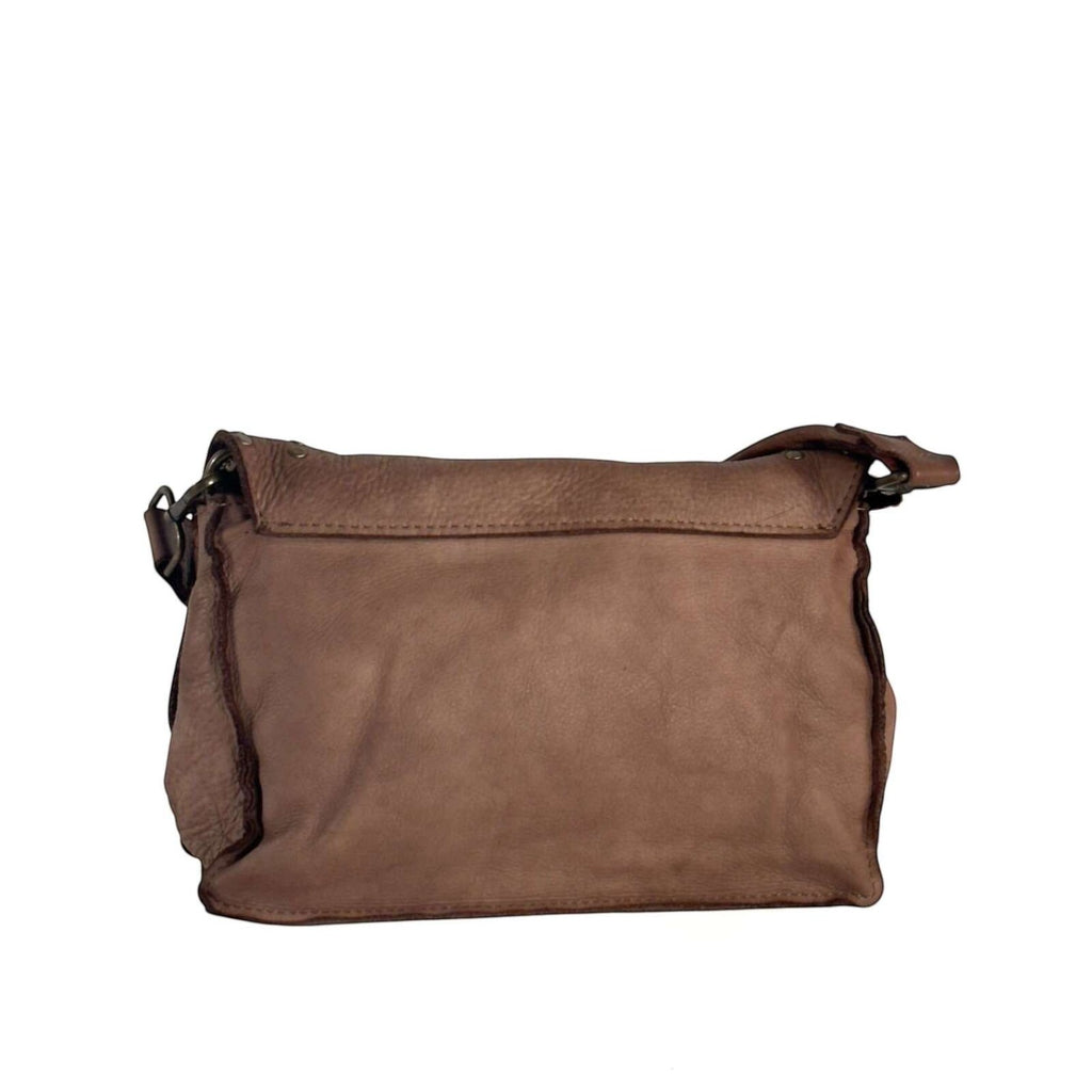 Borsetta Pito’s|Bag Special in vera pelle taupe con patta e dettagli in ottone anticato, vista posteriore