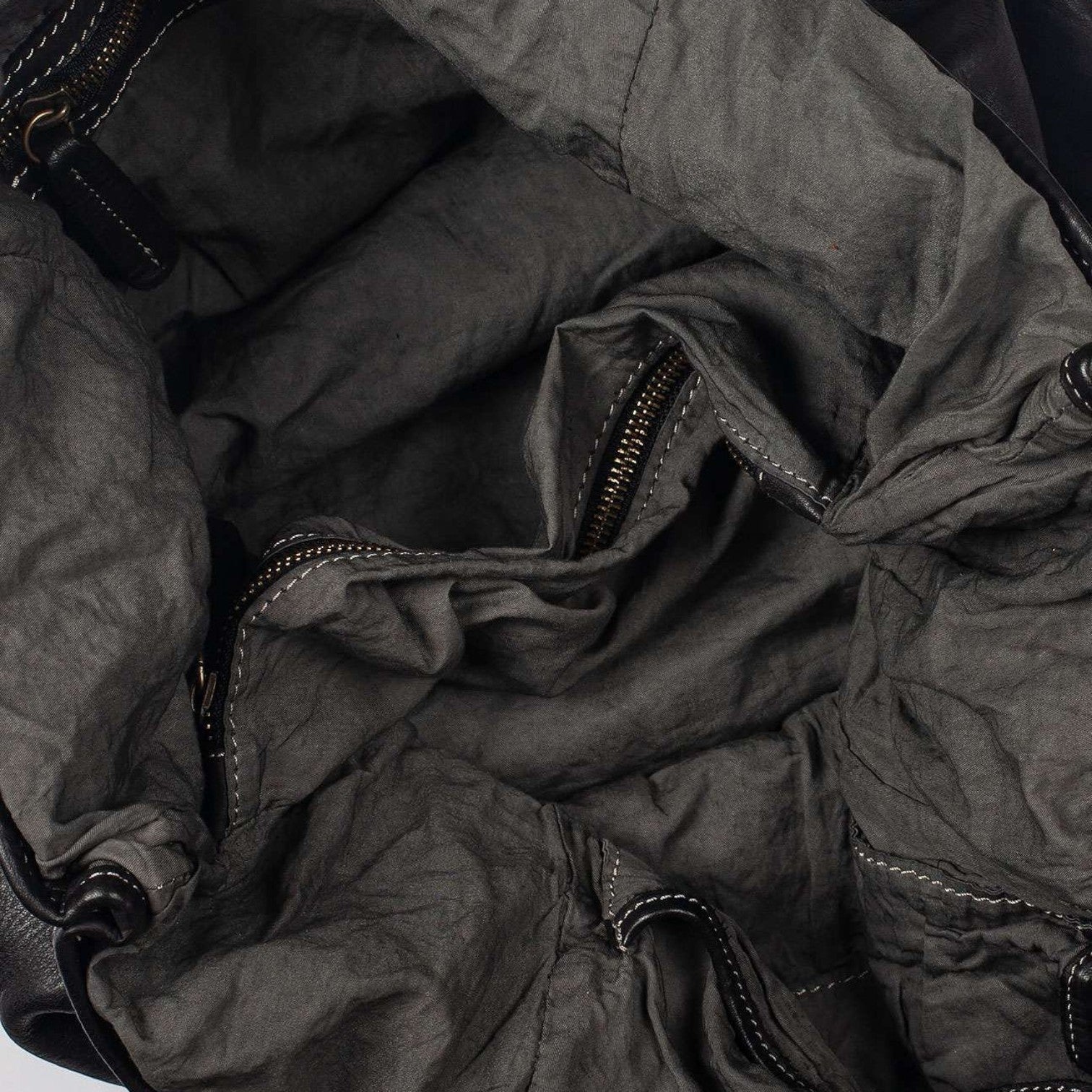 Interno in cotone grigio con cerniera della borsa a sacca in pelle Pito’s|Bag Era