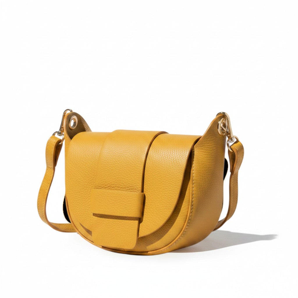 Mini borsa Pito’s|Bag Sara in vera pelle martellata gialla con patta frontale e dettagli dorati