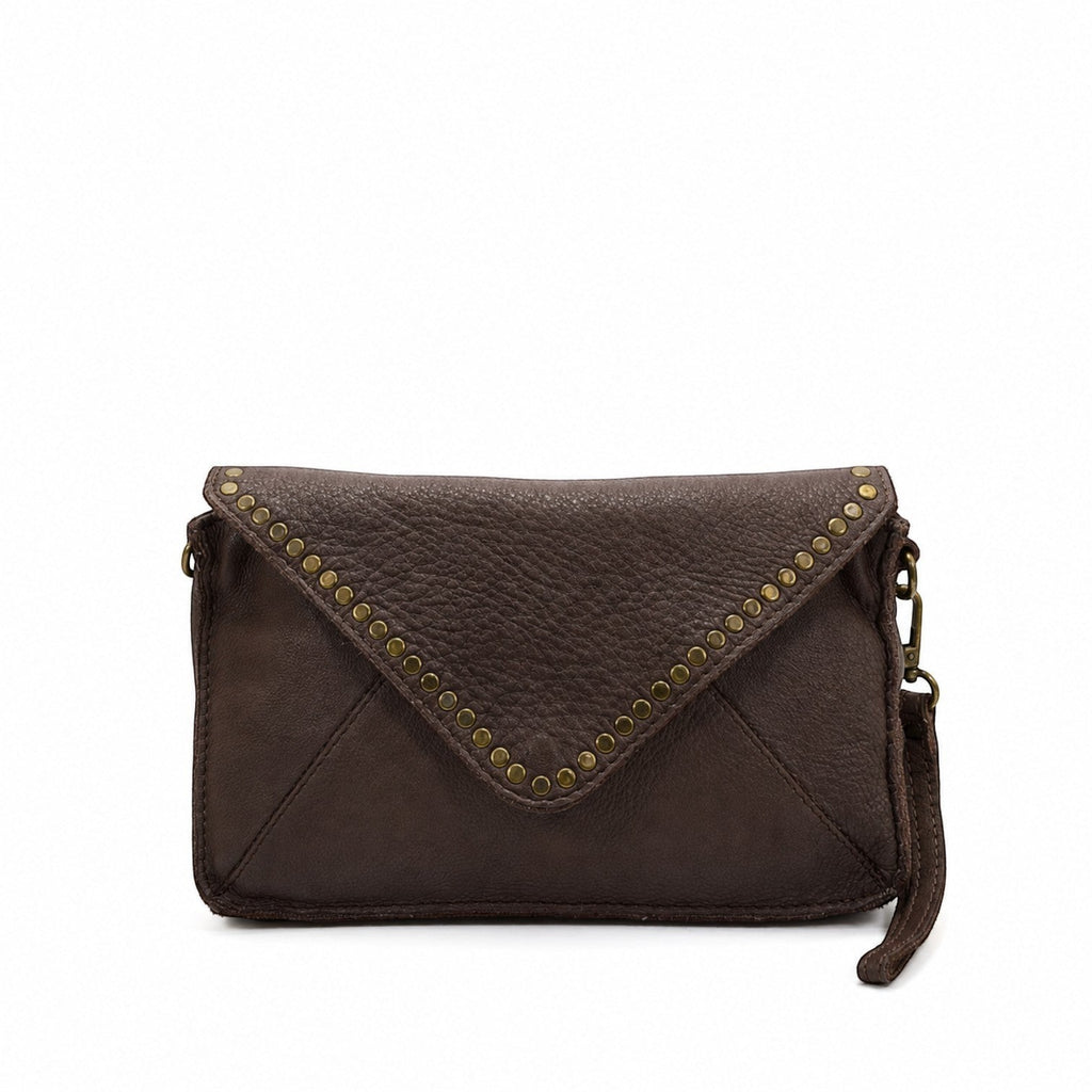 Pochette a busta Pito’s|Bag in pelle marrone scuro con borchie in ottone sulla patta e tracolla rimovibile