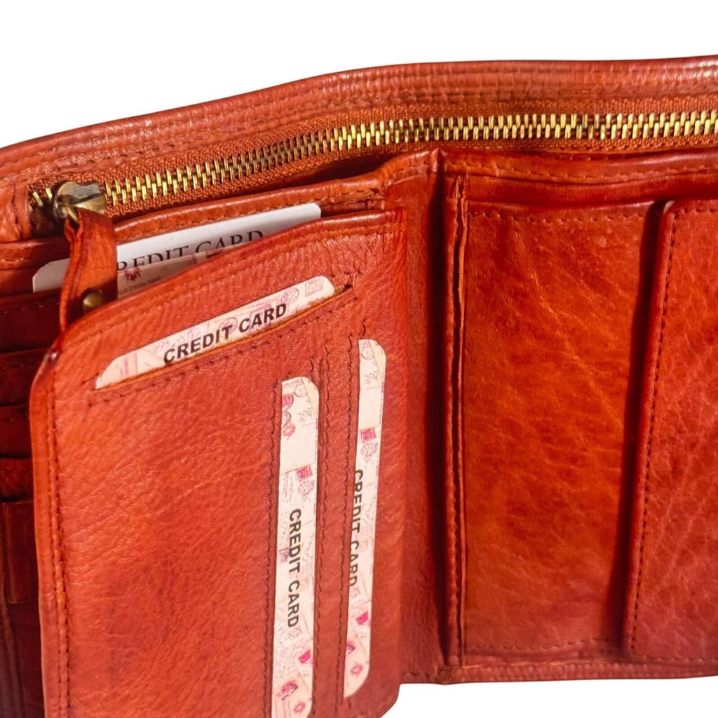 Portafoglio donna Pito’s|Bag in vera pelle color cuoio con scomparti per carte e zip interna
