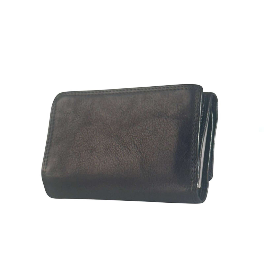 Portafoglio donna Pito’s|Bag in vera pelle nera liscia con cuciture tono su tono, design capiente made in Italy.