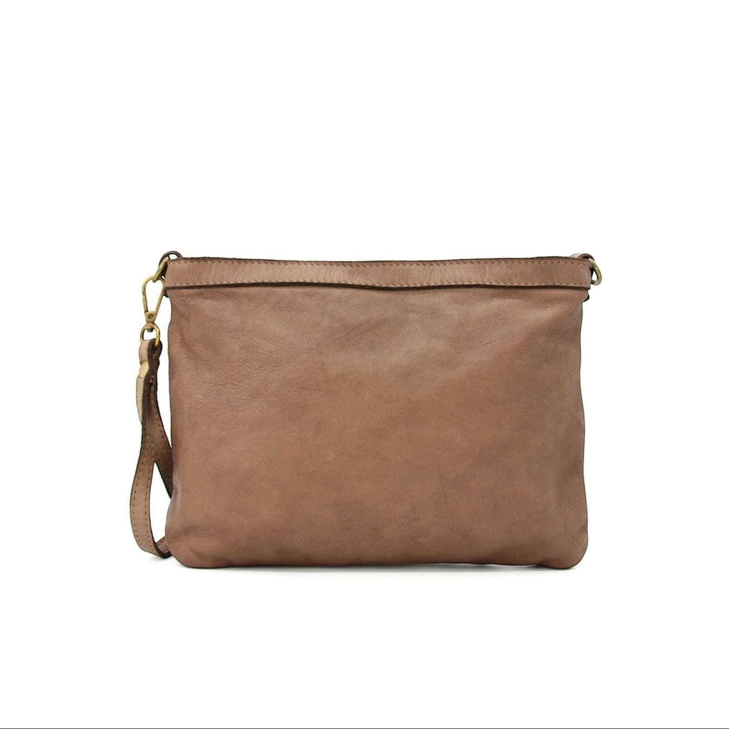 Tracollina Minimal Pito’s|Bag in pelle di vitello color cuoio con tracolla regolabile e dettagli in ottone.